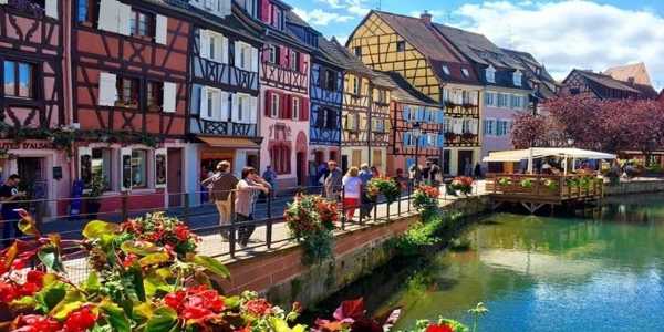 8 Most Peaceful Countryside Towns In France